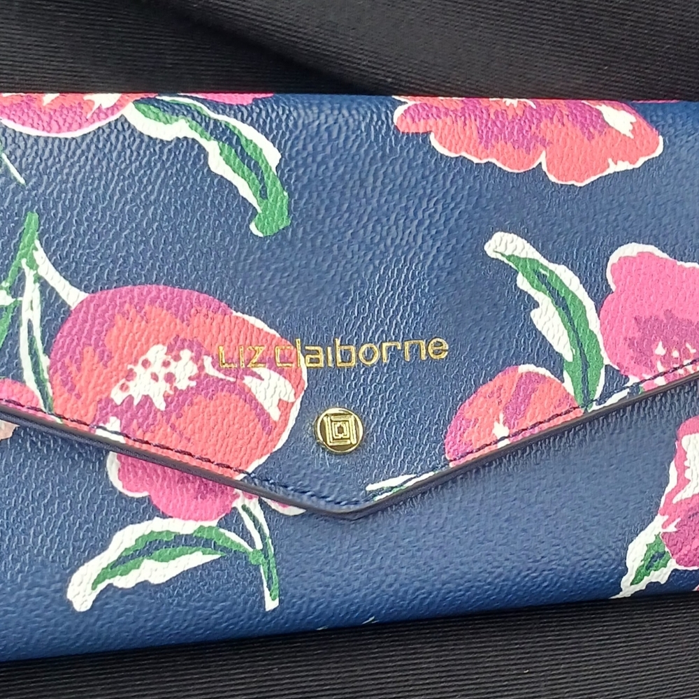 NEW large  pretty floral Liz Claiborne wallet